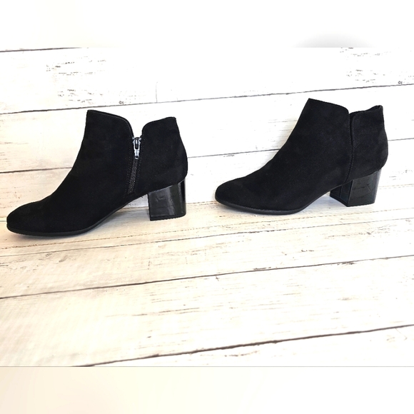 NWOT Kim Roger's Black Soft Suede Zip up Ankle Booties Comfort Boots Shiny Heel - Picture 5 of 12